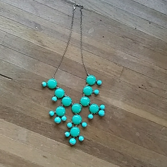 Jewelry - Green bubble necklace